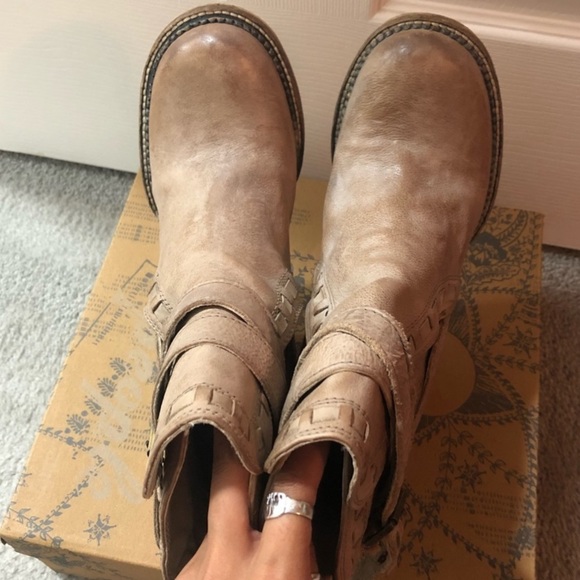 FREE PEOPLE EXTREMELY RARE LEATHER BOOTS / BOOTIES - Picture 4 of 8